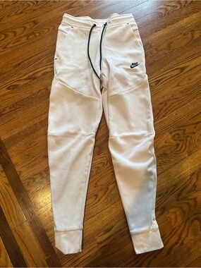 Nike White Jogger Sweatpants with Black Drawstring